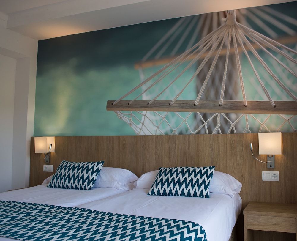 BQ Sarah Hotel - Adults Only — Hotel rooms in Can Picafort, Balearic Islands