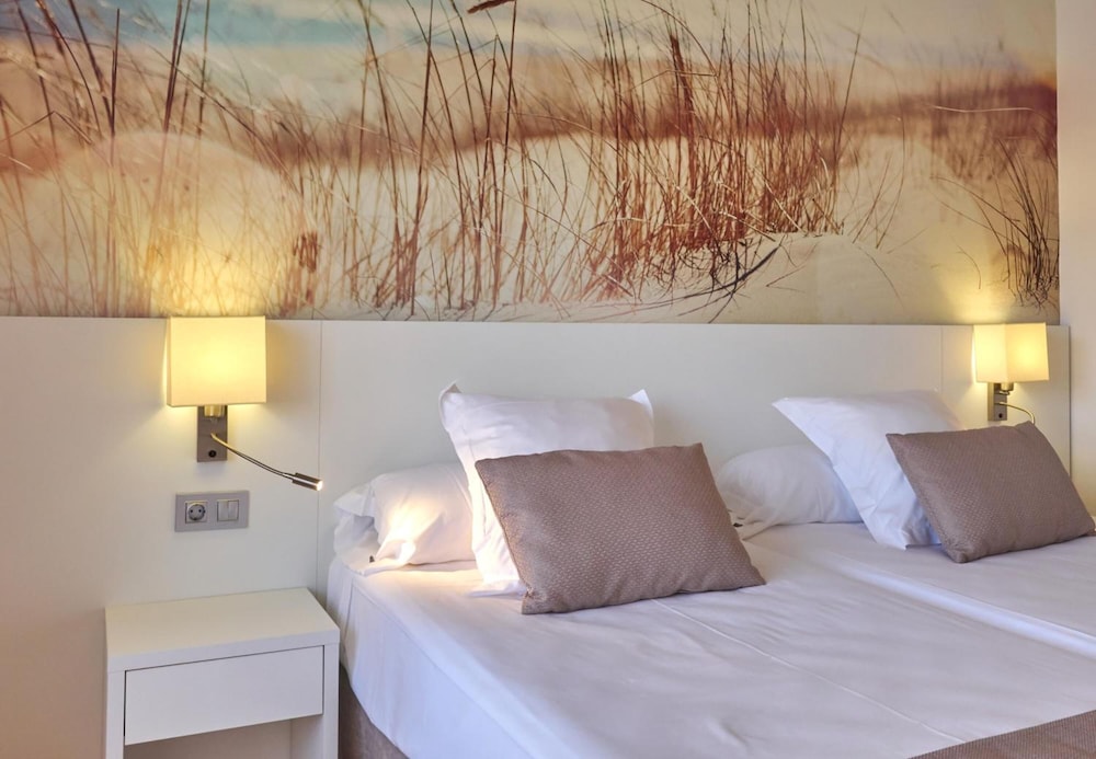 BQ Sarah Hotel - Adults Only — Hotel rooms in Can Picafort, Balearic Islands