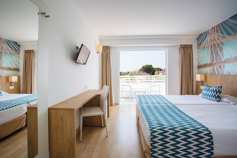 BQ Sarah Hotel - Adults Only — Hotel rooms in Can Picafort, Balearic Islands