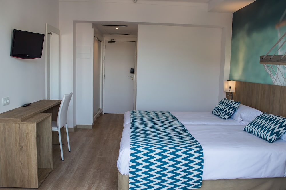 BQ Sarah Hotel - Adults Only — Hotel rooms in Can Picafort, Balearic Islands