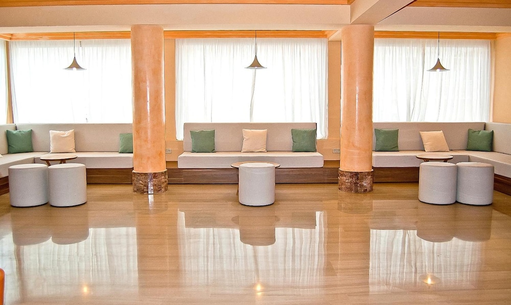 BQ Sarah Hotel - Adults Only — Hotel building in Can Picafort, Balearic Islands