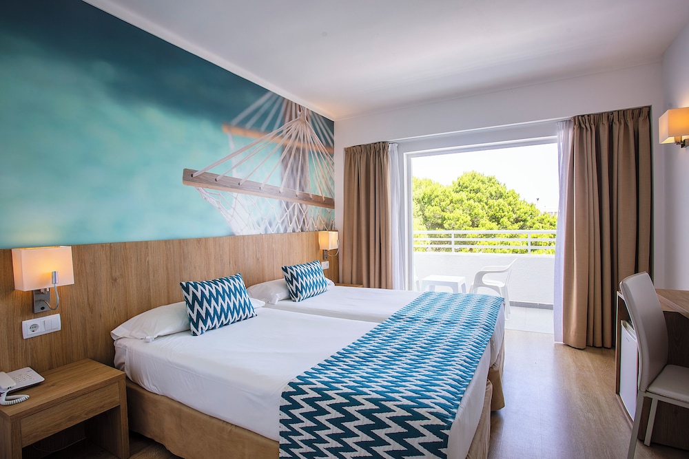 BQ Sarah Hotel - Adults Only — Hotel rooms in Can Picafort, Balearic Islands