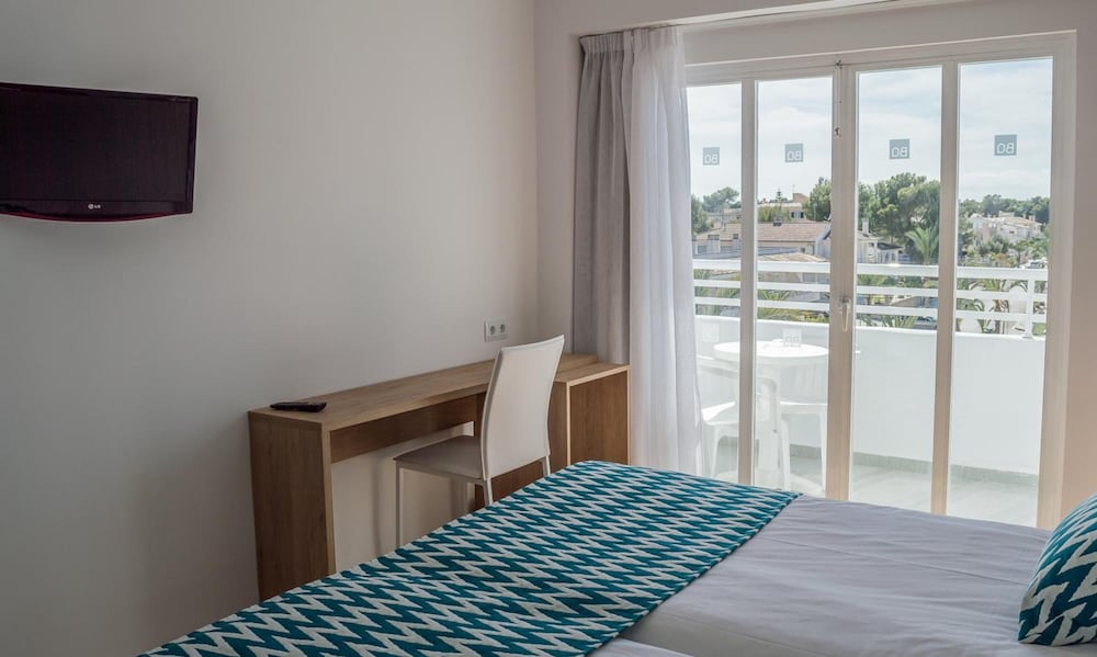 BQ Sarah Hotel - Adults Only — Hotel rooms in Can Picafort, Balearic Islands