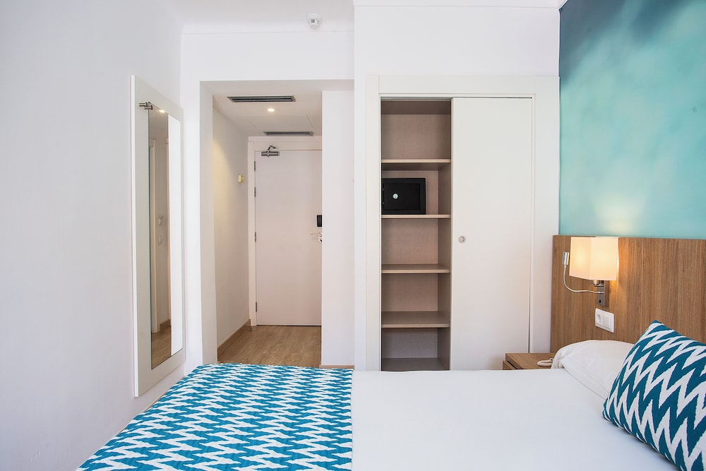 BQ Sarah Hotel - Adults Only — Hotel rooms in Can Picafort, Balearic Islands