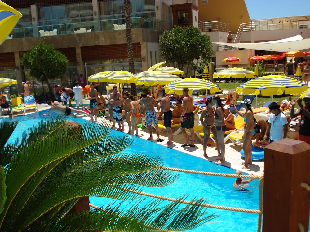 Alaiye Resort & Spa Hotel - All Inclusive — Swimming pool in Alanya