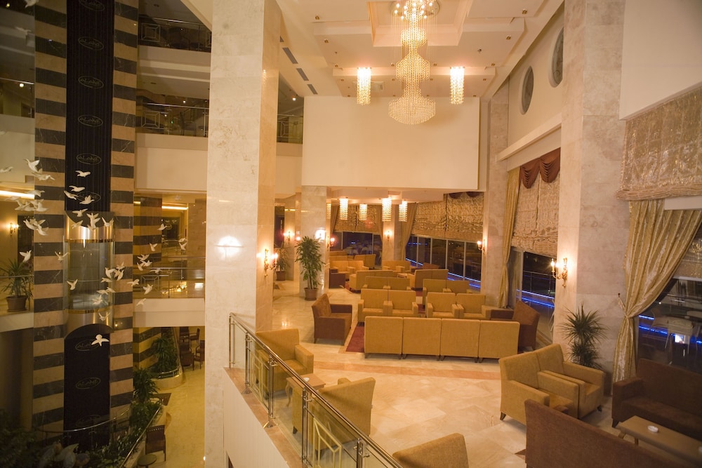 Alaiye Resort & Spa Hotel - All Inclusive — Hotel building in Alanya