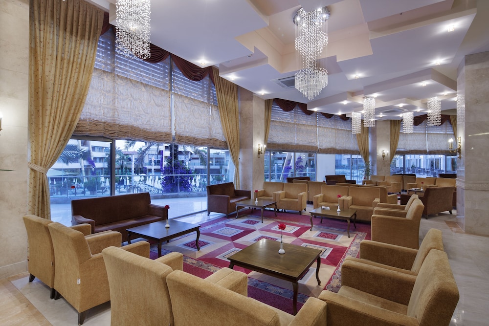 Alaiye Resort & Spa Hotel - All Inclusive — Hotel building in Alanya