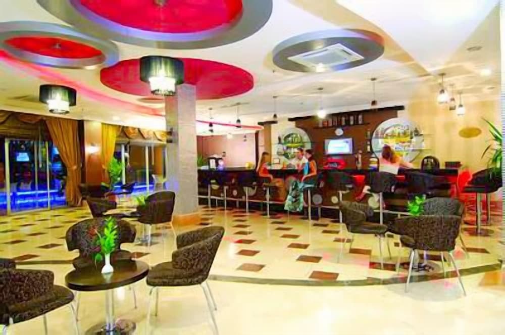 Alaiye Resort & Spa Hotel - All Inclusive — Restaurant & bars in Alanya