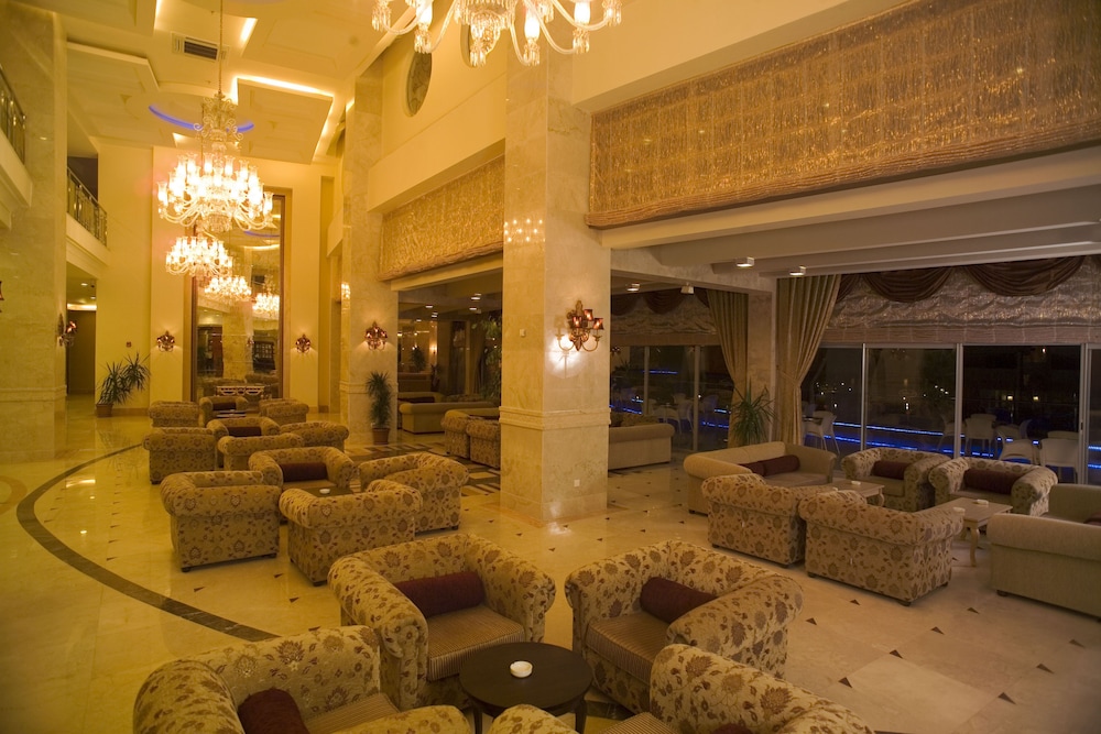 Alaiye Resort & Spa Hotel - All Inclusive — Hotel building in Alanya