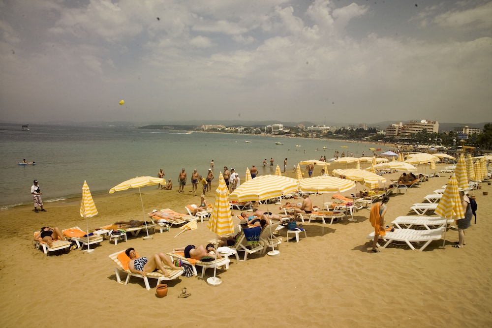 Alaiye Resort & Spa Hotel - All Inclusive — Beach in Alanya