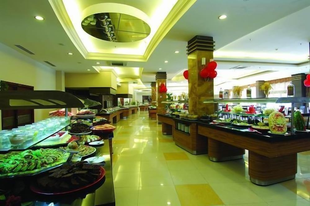 Alaiye Resort & Spa Hotel - All Inclusive — Restaurant & bars in Alanya