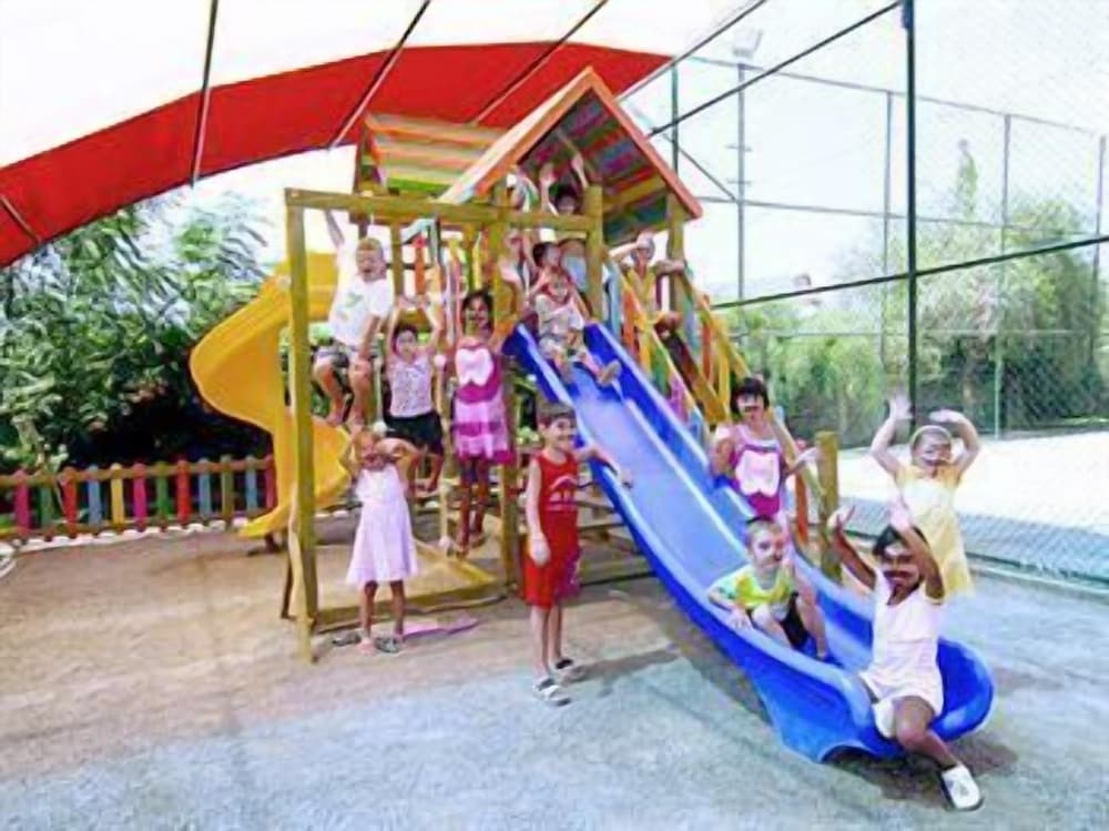 Alaiye Resort & Spa Hotel - All Inclusive — Attractions for children in Alanya