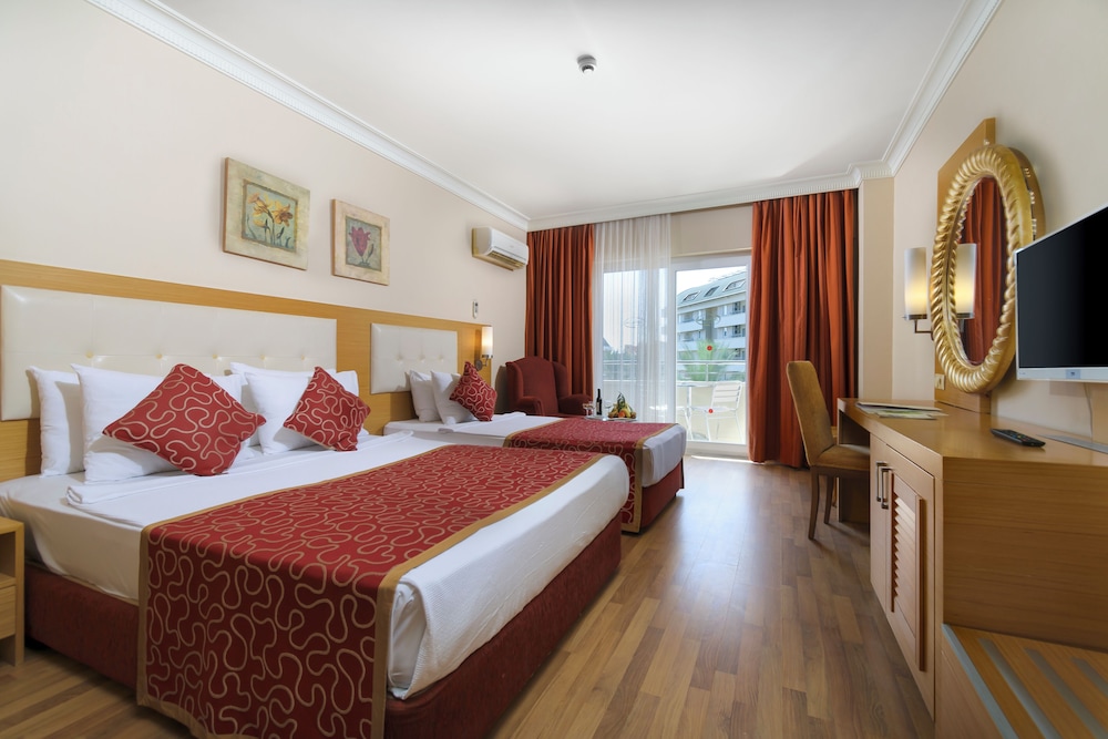 Alaiye Resort & Spa Hotel - All Inclusive — Hotel rooms in Alanya