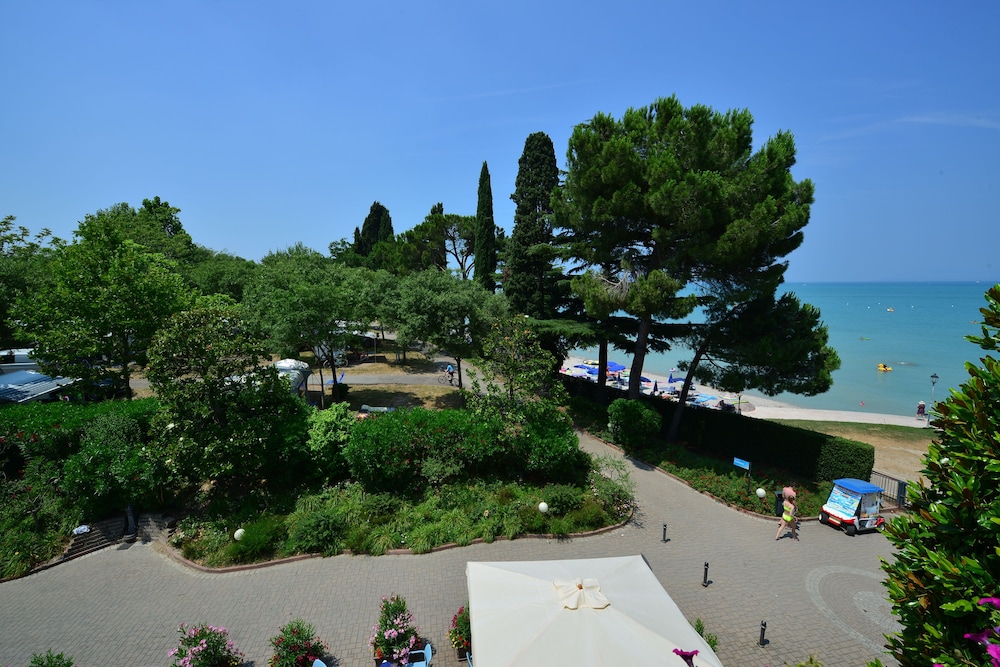 Camping Bella Italia — Beach in Peschiera del Garda, Veneto