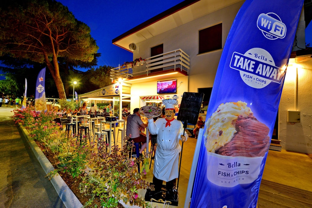 Camping Bella Italia — Restaurant & bars in Peschiera del Garda, Veneto