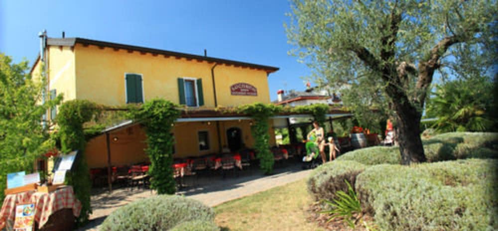 Camping Bella Italia — Restaurant & bars in Peschiera del Garda, Veneto