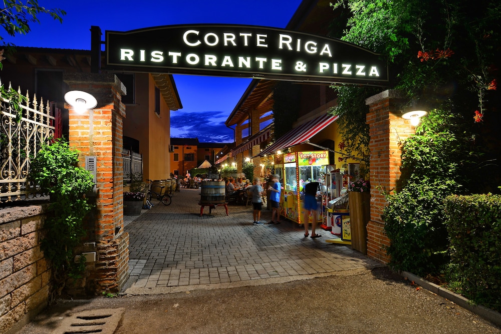 Camping Bella Italia — Restaurant & bars in Peschiera del Garda, Veneto