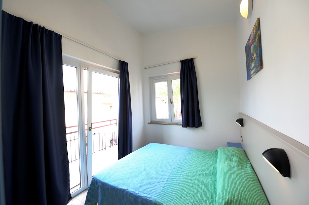Camping Bella Italia — Hotel rooms in Peschiera del Garda, Veneto