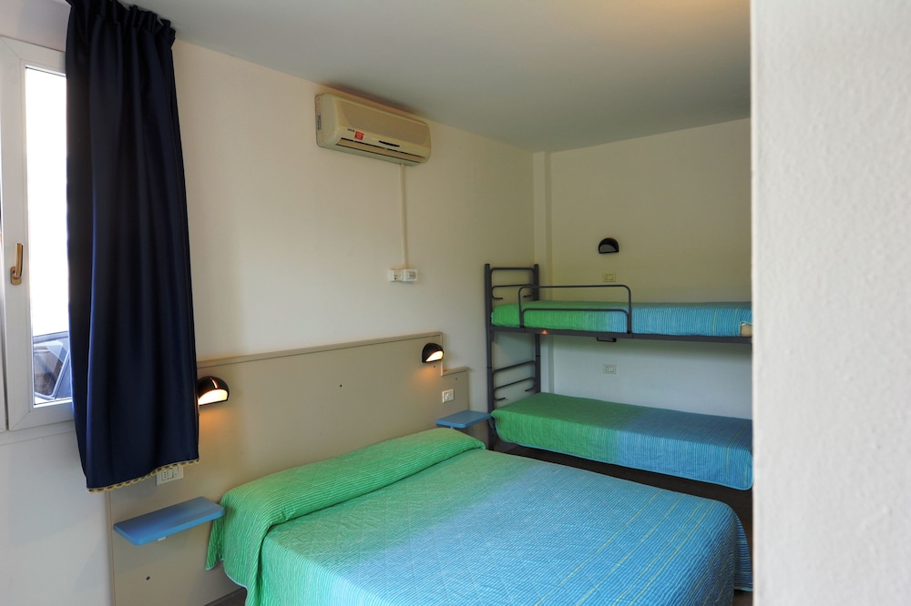 Camping Bella Italia — Hotel rooms in Peschiera del Garda, Veneto