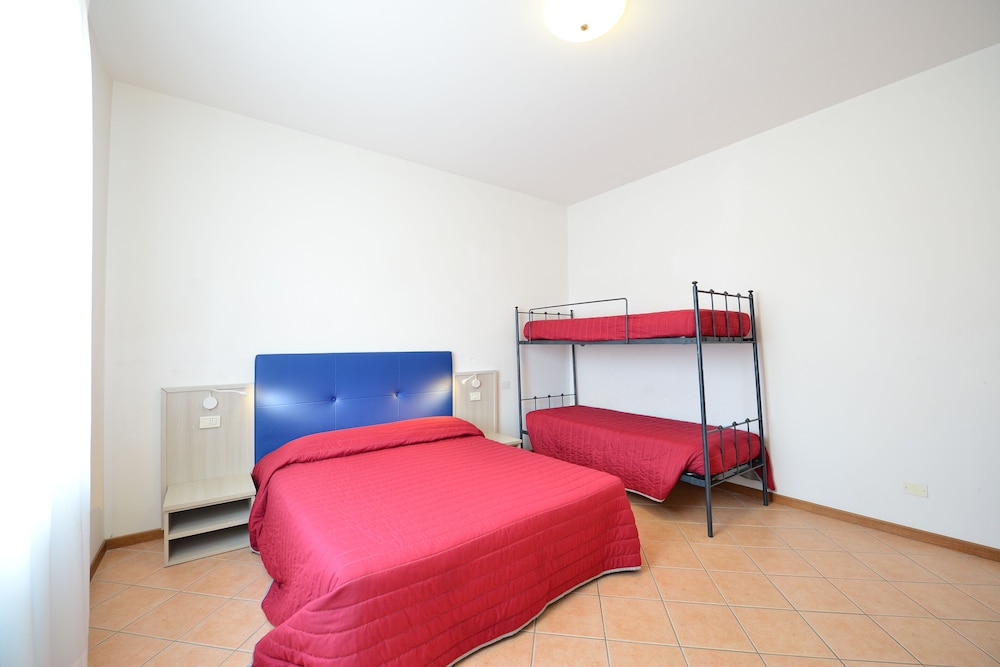Camping Bella Italia — Hotel rooms in Peschiera del Garda, Veneto