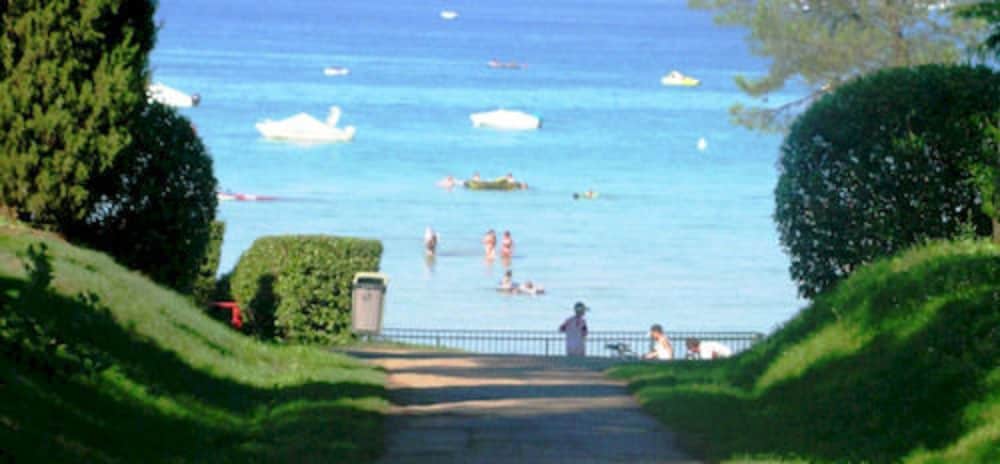 Camping Bella Italia — Beach in Peschiera del Garda, Veneto
