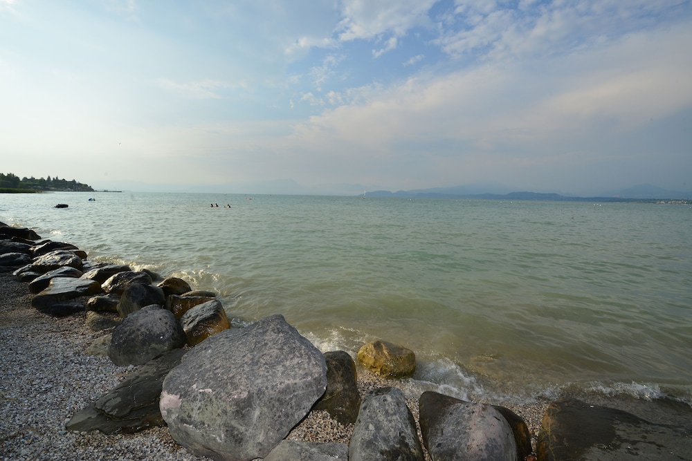 Camping Bella Italia — Beach in Peschiera del Garda, Veneto