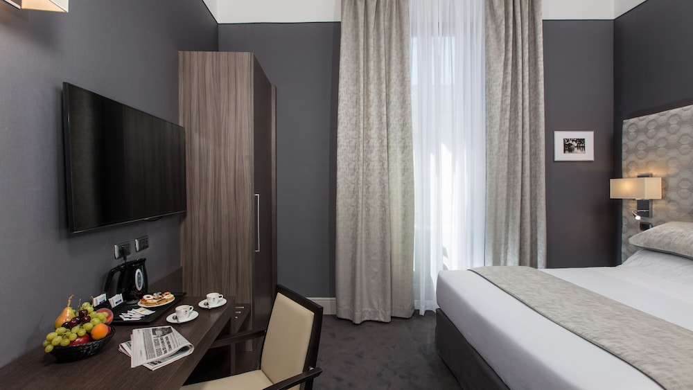 Monti Palace Hotel — Hotel rooms in Rome, Lazio
