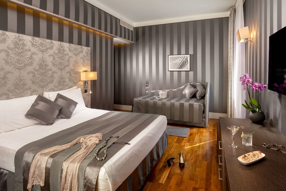 Monti Palace Hotel — Hotel rooms in Rome, Lazio