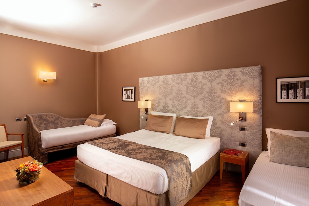 Monti Palace Hotel — Hotel rooms in Rome, Lazio