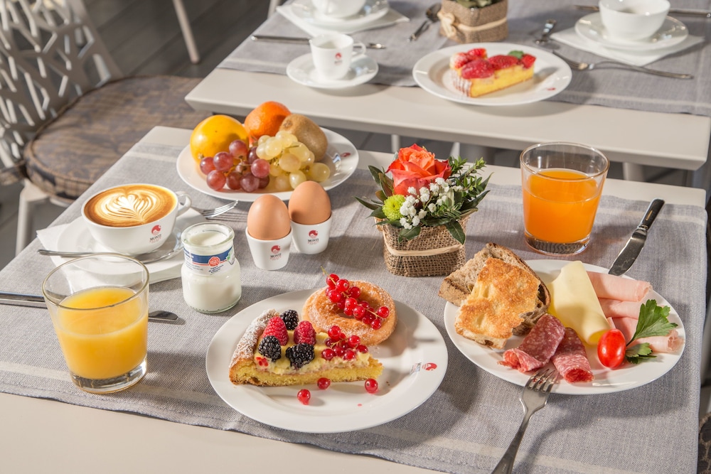 Monti Palace Hotel — Restaurant & bars in Rome, Lazio