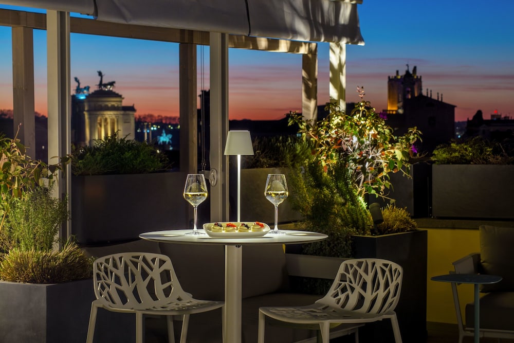 Monti Palace Hotel — Restaurant & bars in Rome, Lazio
