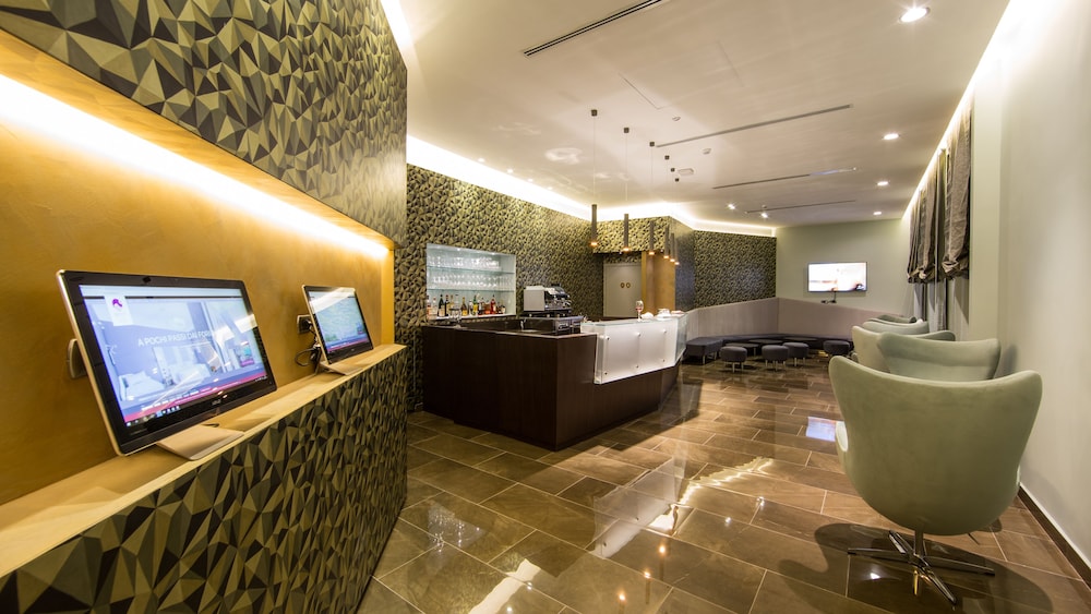 Monti Palace Hotel — Restaurant & bars in Rome, Lazio