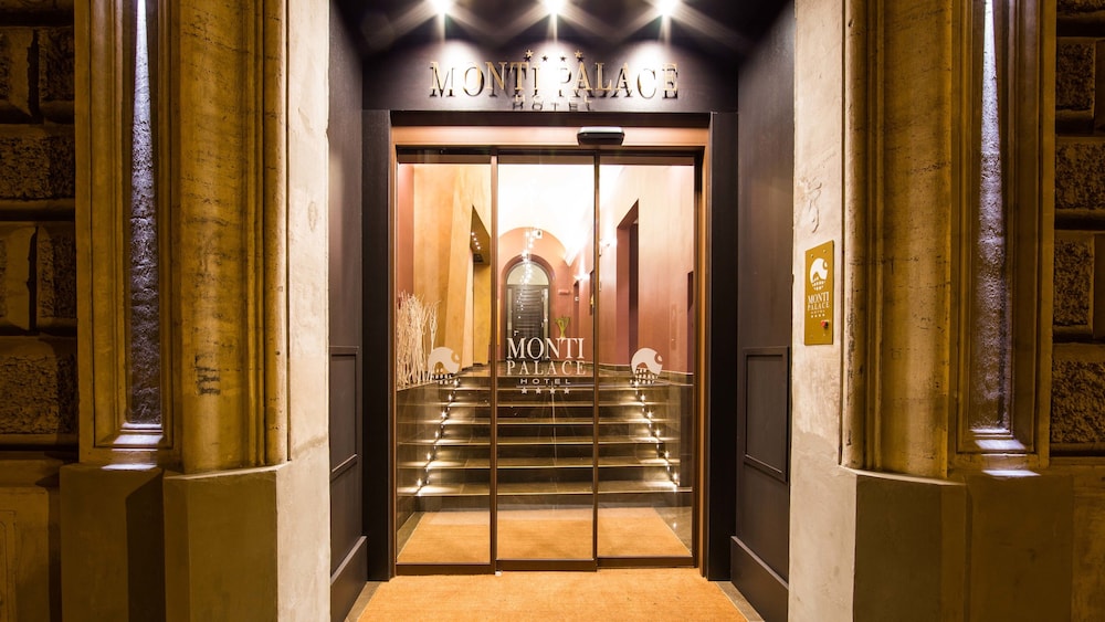 Monti Palace Hotel - zdjęcie 3