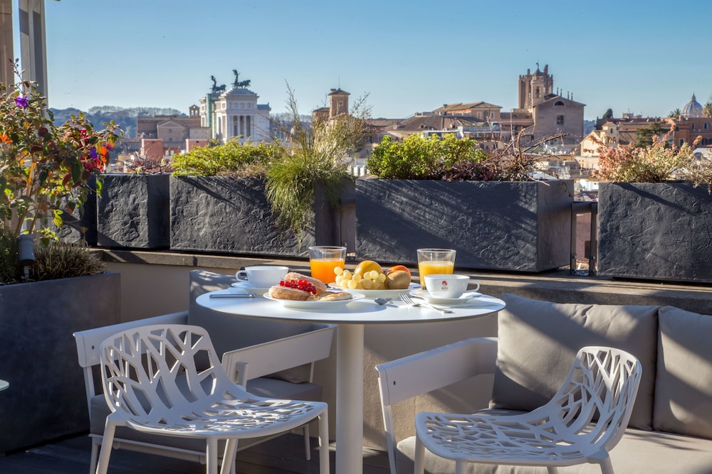 Monti Palace Hotel — Restaurant & bars in Rome, Lazio
