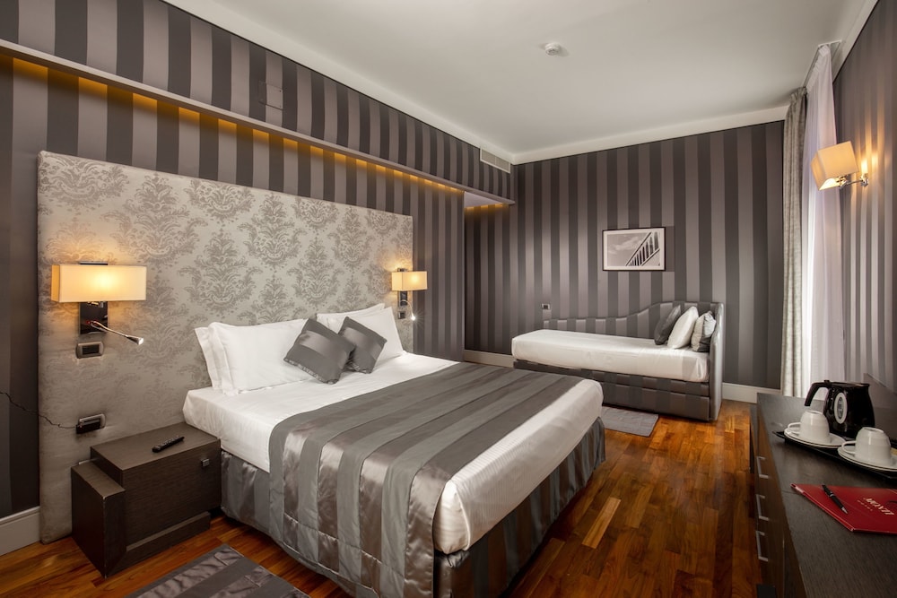 Monti Palace Hotel — Hotel rooms in Rome, Lazio