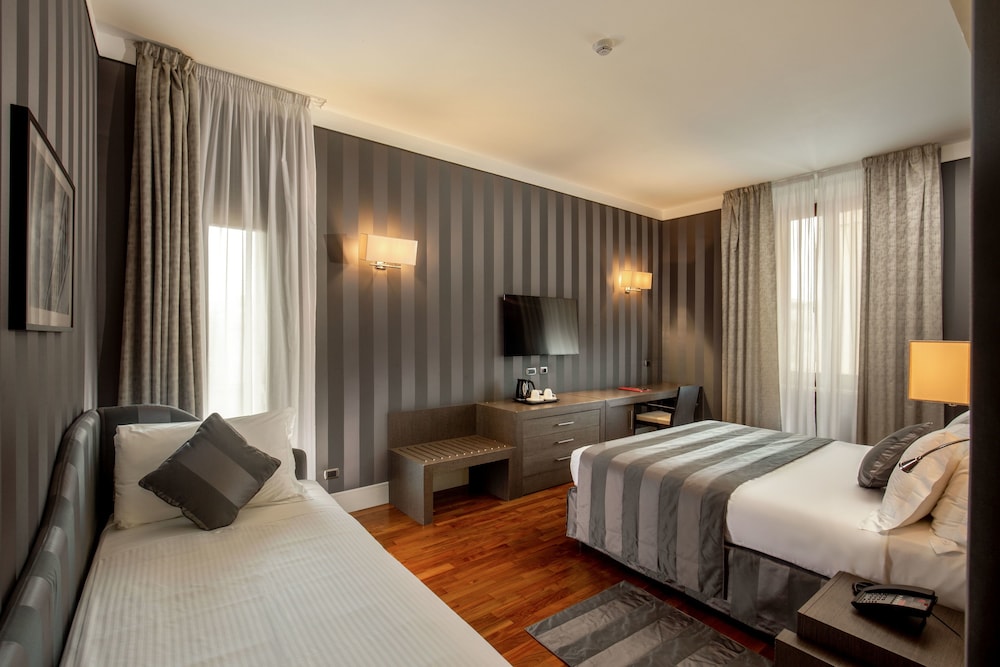 Monti Palace Hotel — Hotel rooms in Rome, Lazio