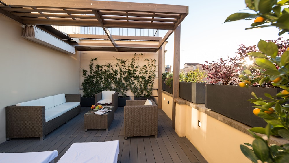 Monti Palace Hotel — Hotel building in Rome, Lazio