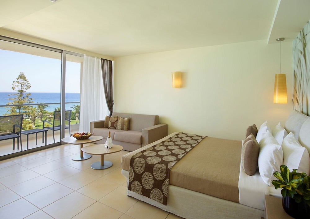 The Ixian Grand & All Suites - Adults Only — Hotel rooms in Ialyssos, South Aegean