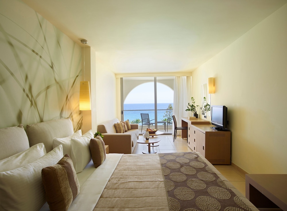 The Ixian Grand & All Suites - Adults Only — Hotel rooms in Ialyssos, South Aegean