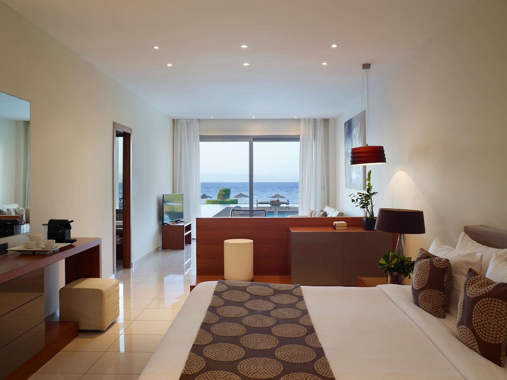 The Ixian Grand & All Suites - Adults Only — Hotel rooms in Ialyssos, South Aegean