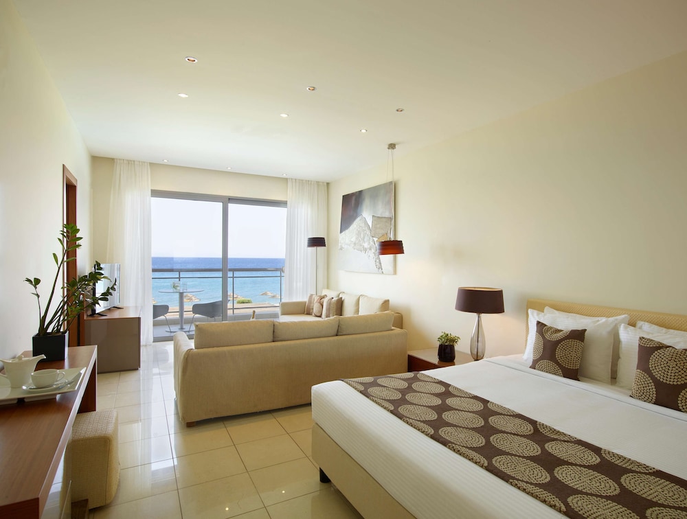 The Ixian Grand & All Suites - Adults Only — Hotel rooms in Ialyssos, South Aegean