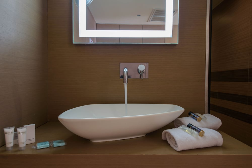 The Ixian Grand & All Suites - Adults Only — Hotel rooms in Ialyssos, South Aegean