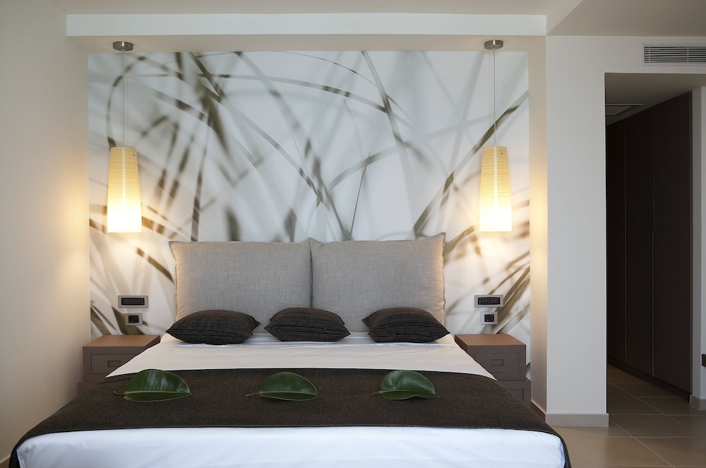 The Ixian Grand & All Suites - Adults Only — Hotel rooms in Ialyssos, South Aegean