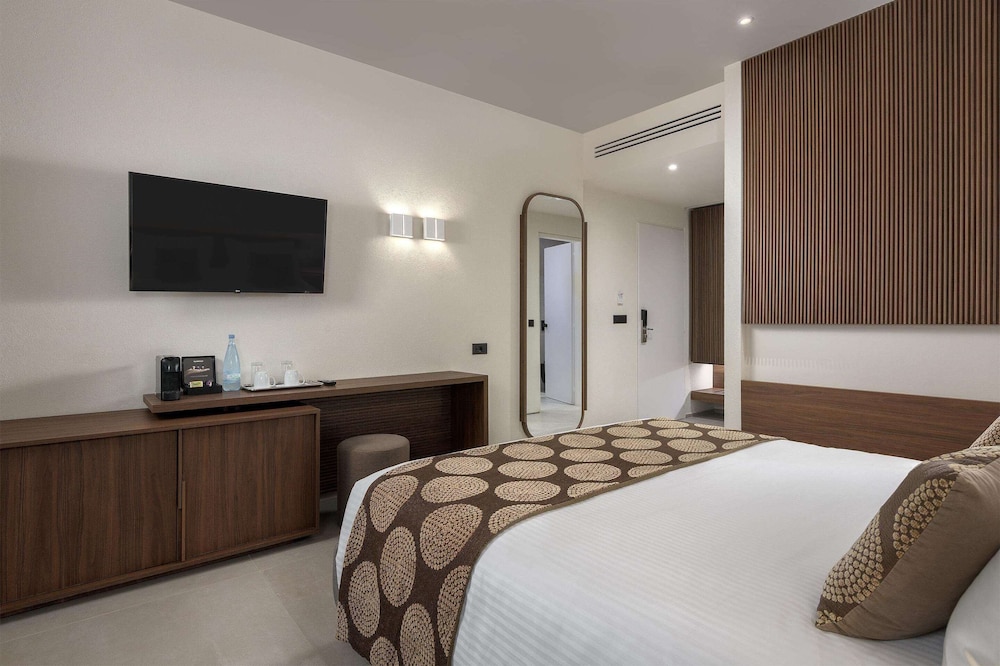 The Ixian Grand & All Suites - Adults Only — Hotel rooms in Ialyssos, South Aegean