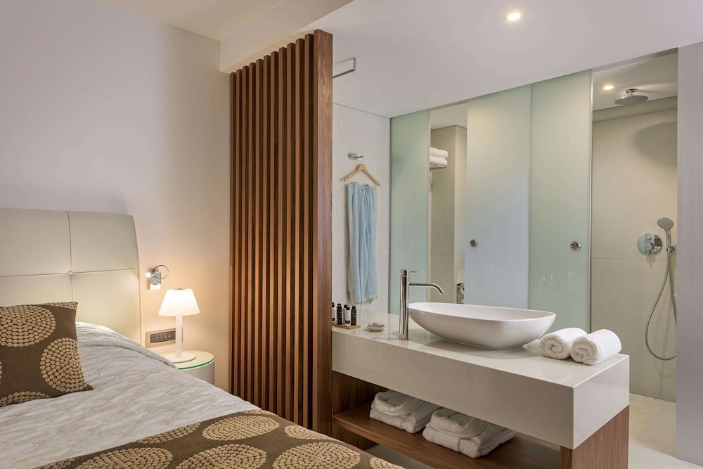 The Ixian Grand & All Suites - Adults Only — Hotel rooms in Ialyssos, South Aegean