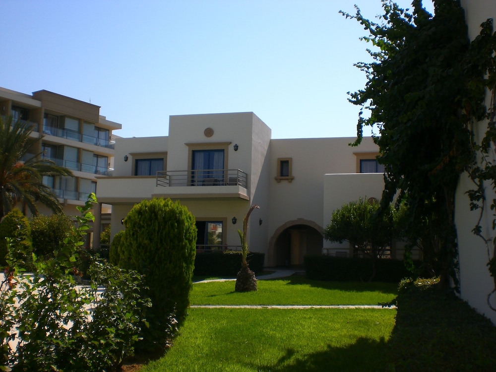 The Ixian Grand & All Suites - Adults Only — Hotel building in Ialyssos, South Aegean
