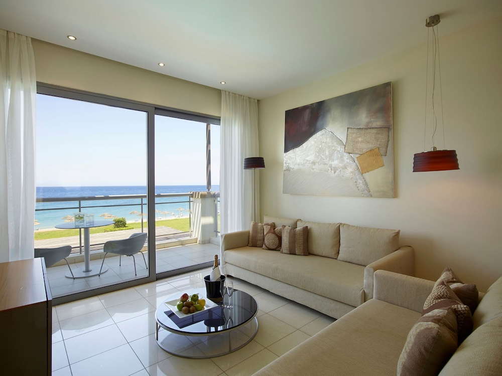 The Ixian Grand & All Suites - Adults Only — Hotel rooms in Ialyssos, South Aegean