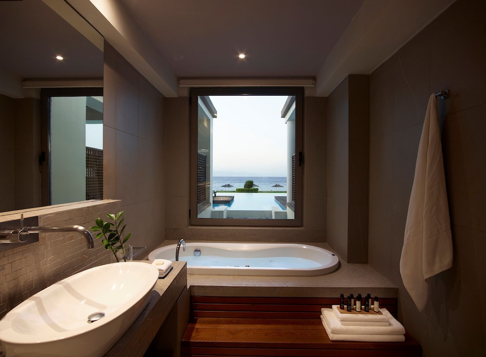 The Ixian Grand & All Suites - Adults Only — Hotel rooms in Ialyssos, South Aegean