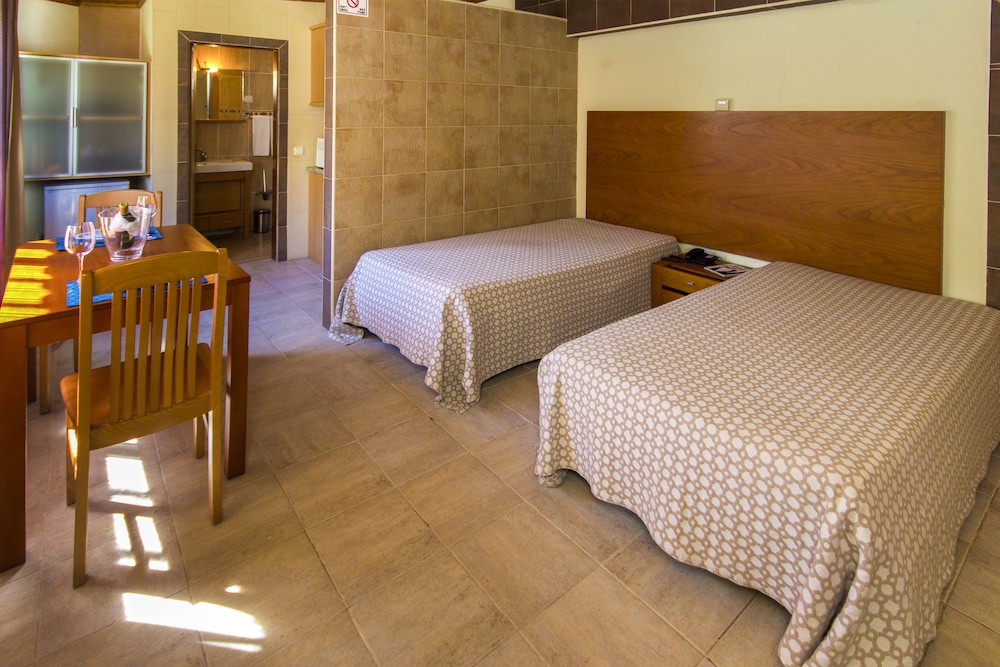 Choromar Apartments — Hotel rooms in Albufeira, Faro