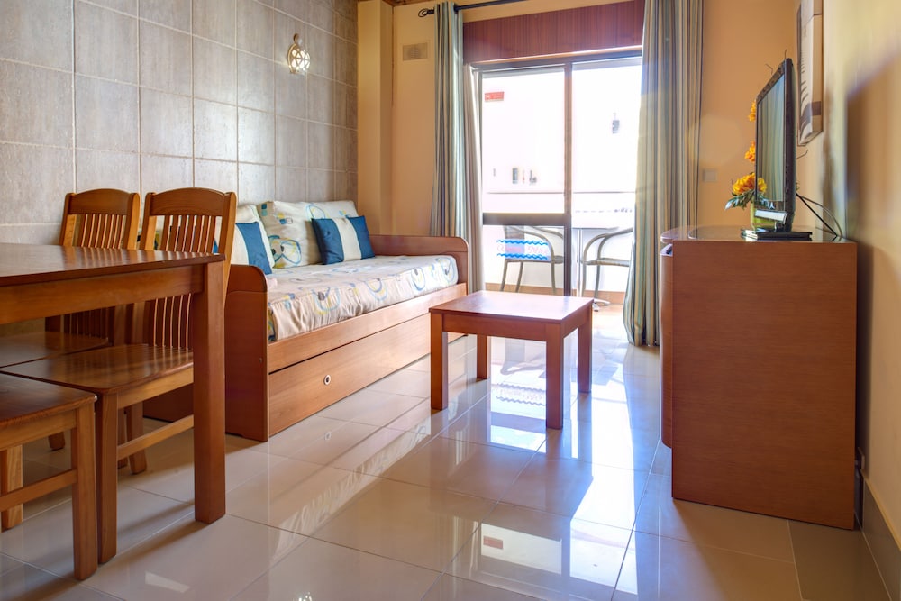 Choromar Apartments — Hotel rooms in Albufeira, Faro